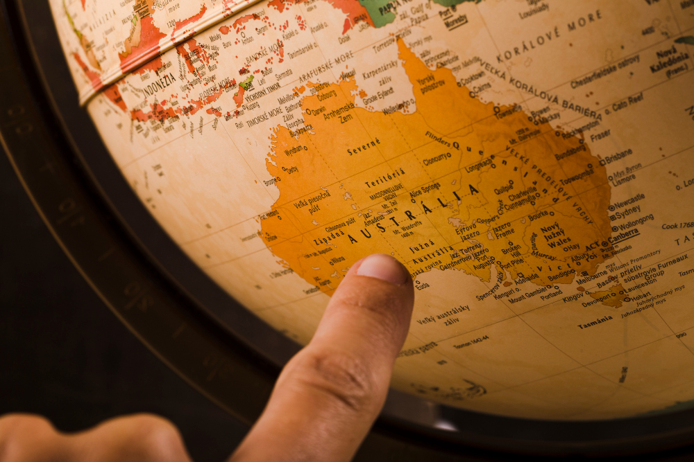 kobi education-beasiswa s1 australia fully funded 2023-gambar jari sedang menunjuk benua australia