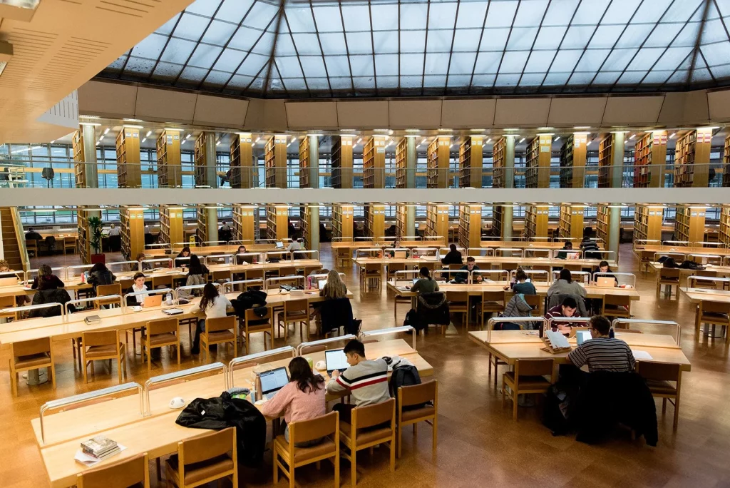 kobi education-universitas cambridge-gambar cambridge university library