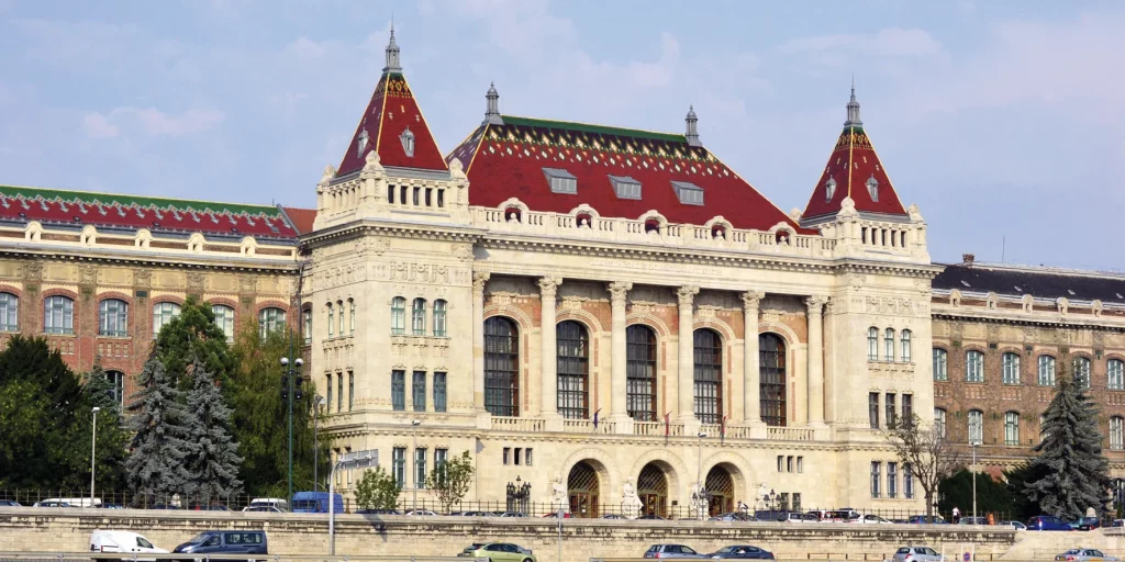 kobi education-beasiswa stipendium hungaricum-gambar budapest university of technology and economics