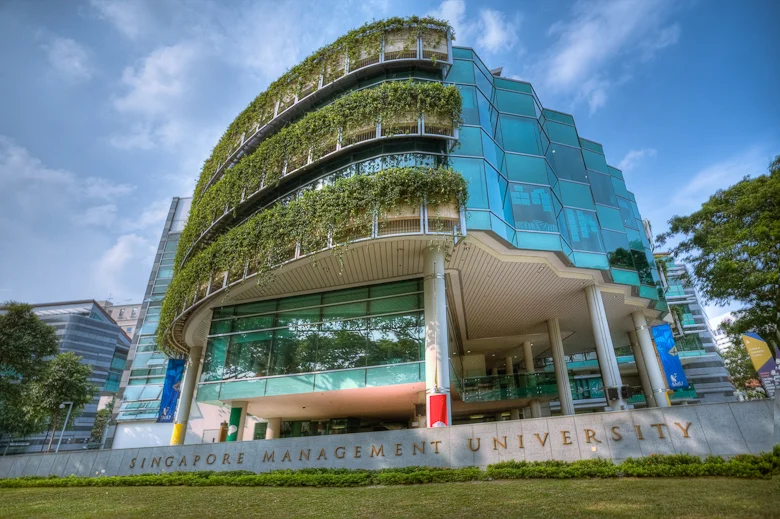 kobi education-universitas terbaik di singapura-gambar singapore management university dari kejauhan