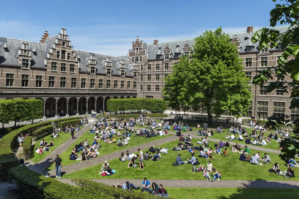 kobi education-beasiswa vlir uos-gambar university of antwerp dari kejauhan