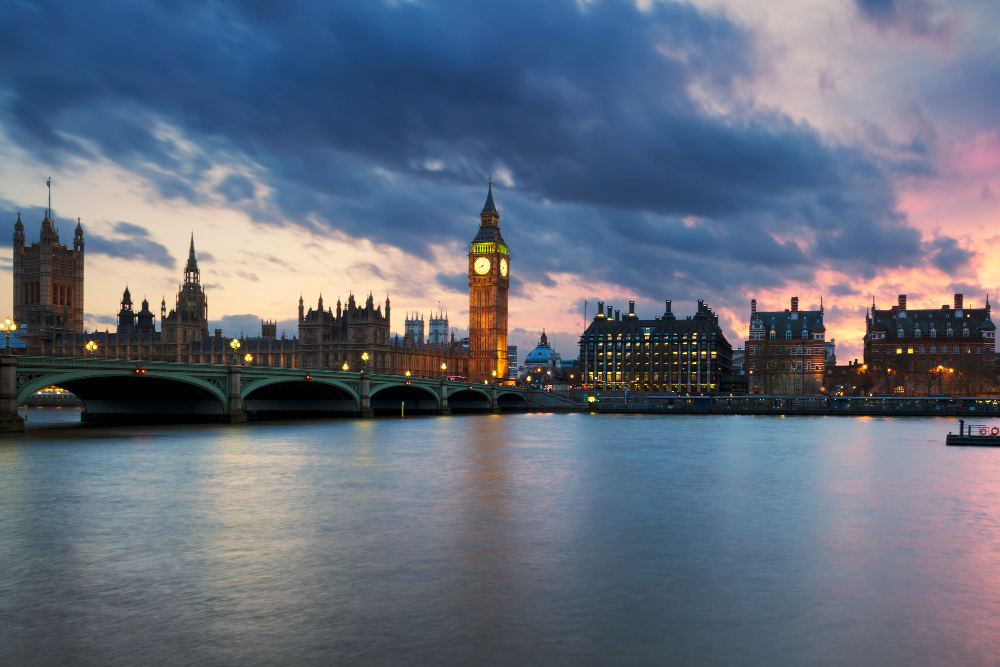 kobi education-beasiswa s1 inggris fully funded-gambar menara big ben di saat sore hari menjela