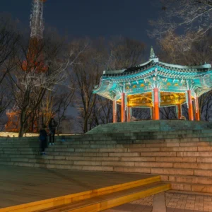 kobi education-alternatif beasiswa gks s2-gambar penampilan salah satu taman di dalam negara korea selatan pada malam hari