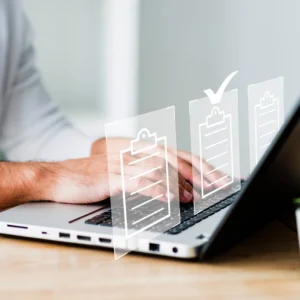 kobi education-alternatif snbp-gambar seseorang sedang mengetik yang dimana tampilan dokumen digital terlihat