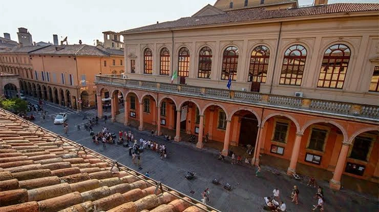 kobi education-kuliah di eropa tanpa toefl atau ielts-gambar universitas bologna buat artikel rekomendasi universitas di eropa