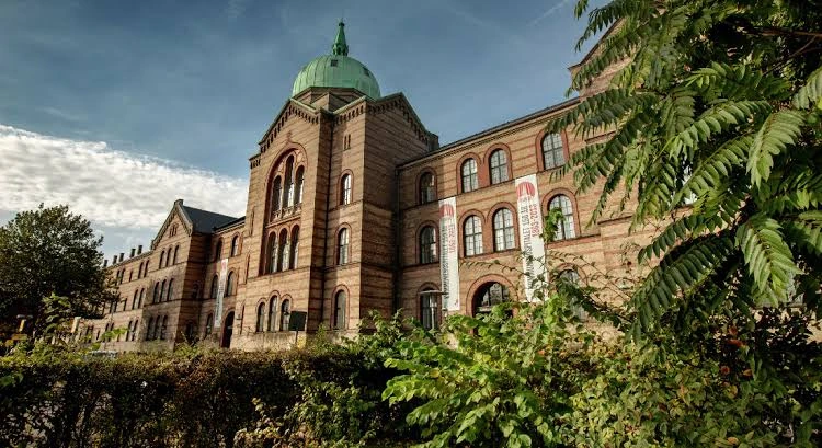 kobi education-kuliah di eropa tanpa toefl atau ielts-gambar universitas copenhagen buat artikel rekomendasi universitas di eropa
