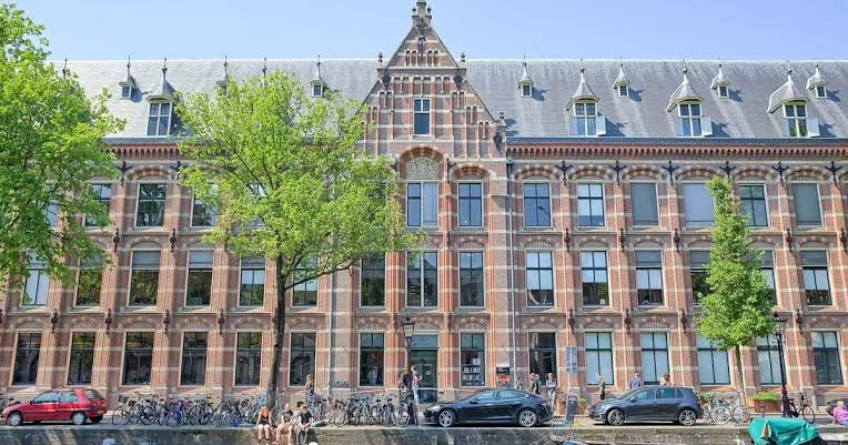 kobi education-kuliah di eropa tanpa toefl atau ielts-gambar universitas amsterdam buat artikel rekomendasi universitas di eropa