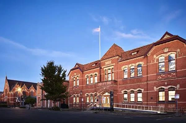 kobi education-universitas murah di australia untuk S1-gambar federation university
