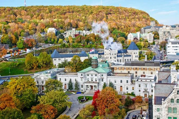 kobi education-perbedaan university dan college buat s1 di amerika-gambar universitas mcgill buat artikel perbedaan college dan universitas di kanada