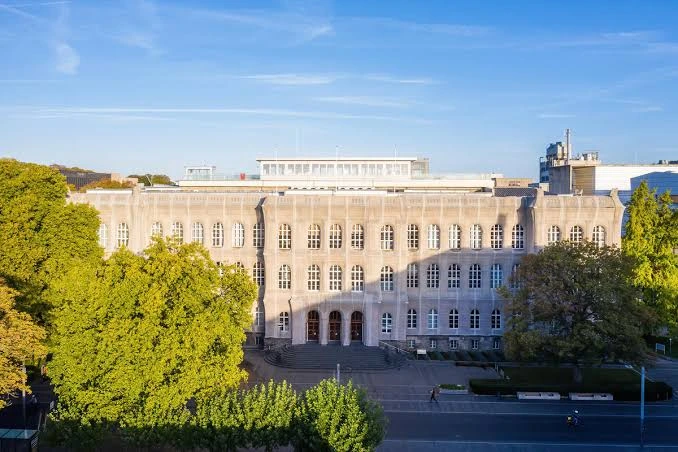kobi education-universitas jerman terbaik-gambar universitas aachen