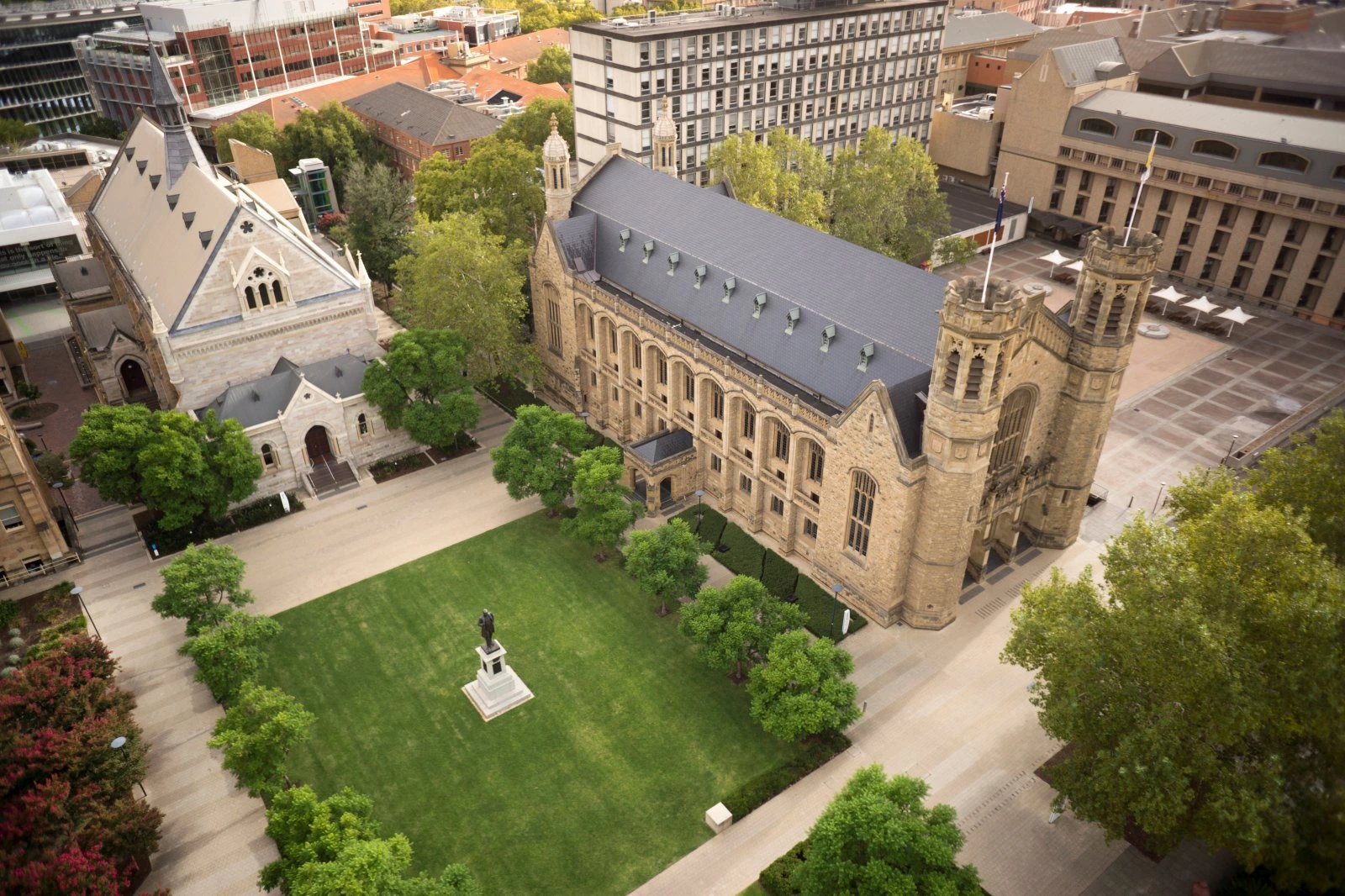 kobi education-universitas adelaide-gambar salah satu taman terbuka di adelaide