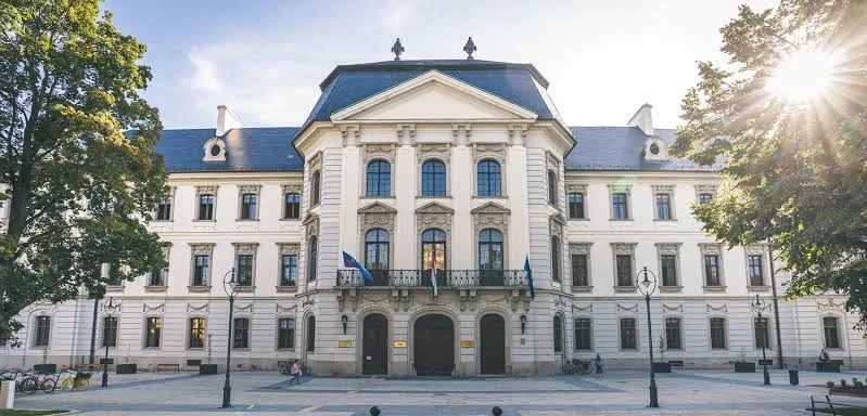 kobi education-tips memilih universitas buat beasiswa stipendium hungaricum-gambar universitas eszterház