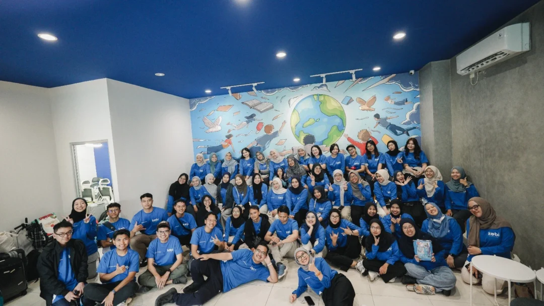 kobi education-gathering employee 2026-gambar kumpulan para karyawan kobi di kantor