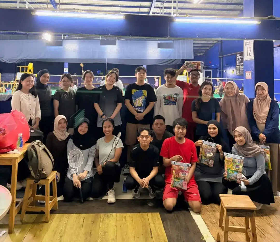 kobi education-kobi club activity vol 7-gambar berbagai alumni yang mengikuti acara badminton via aktivitas klub