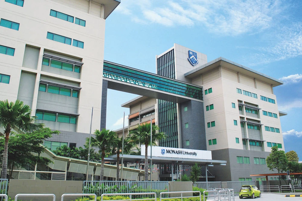kobi education-beasiswa s1 partial australia-gambar tampilan depan universitas monash di malaysia pada siang hari