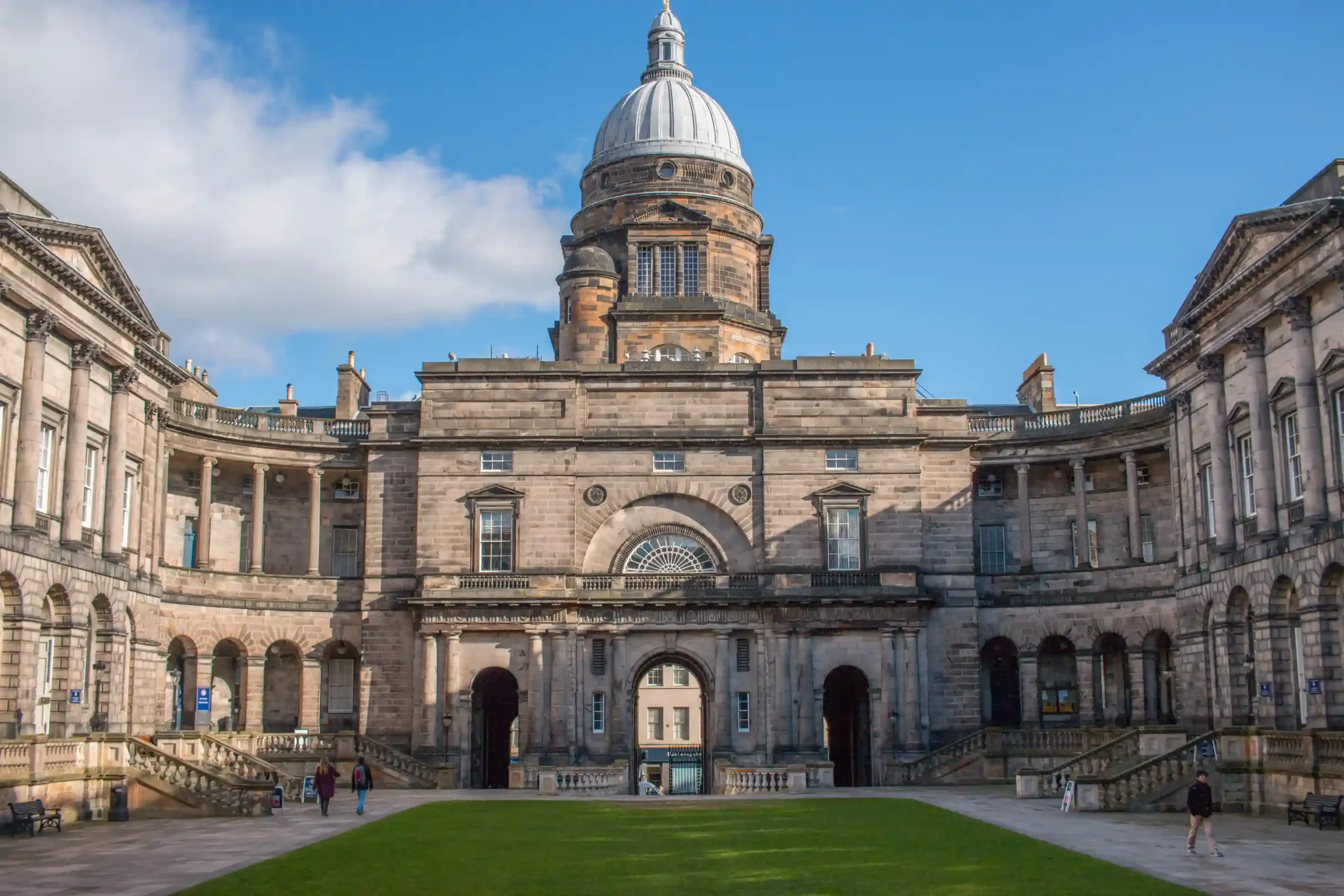 kobi education-universitas edinburgh-gambar tampilan depan edinburgh