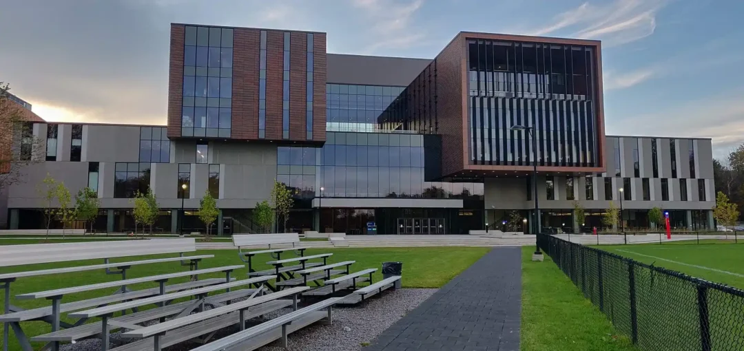 kobi education-bedah lengkap universitas toronto-gambar mississauga toronto