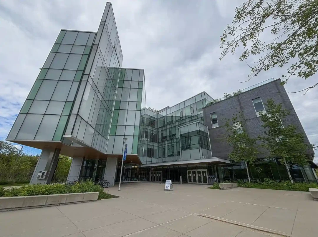 kobi education-bedah lengkap universitas toronto-gambar scarborough toronto