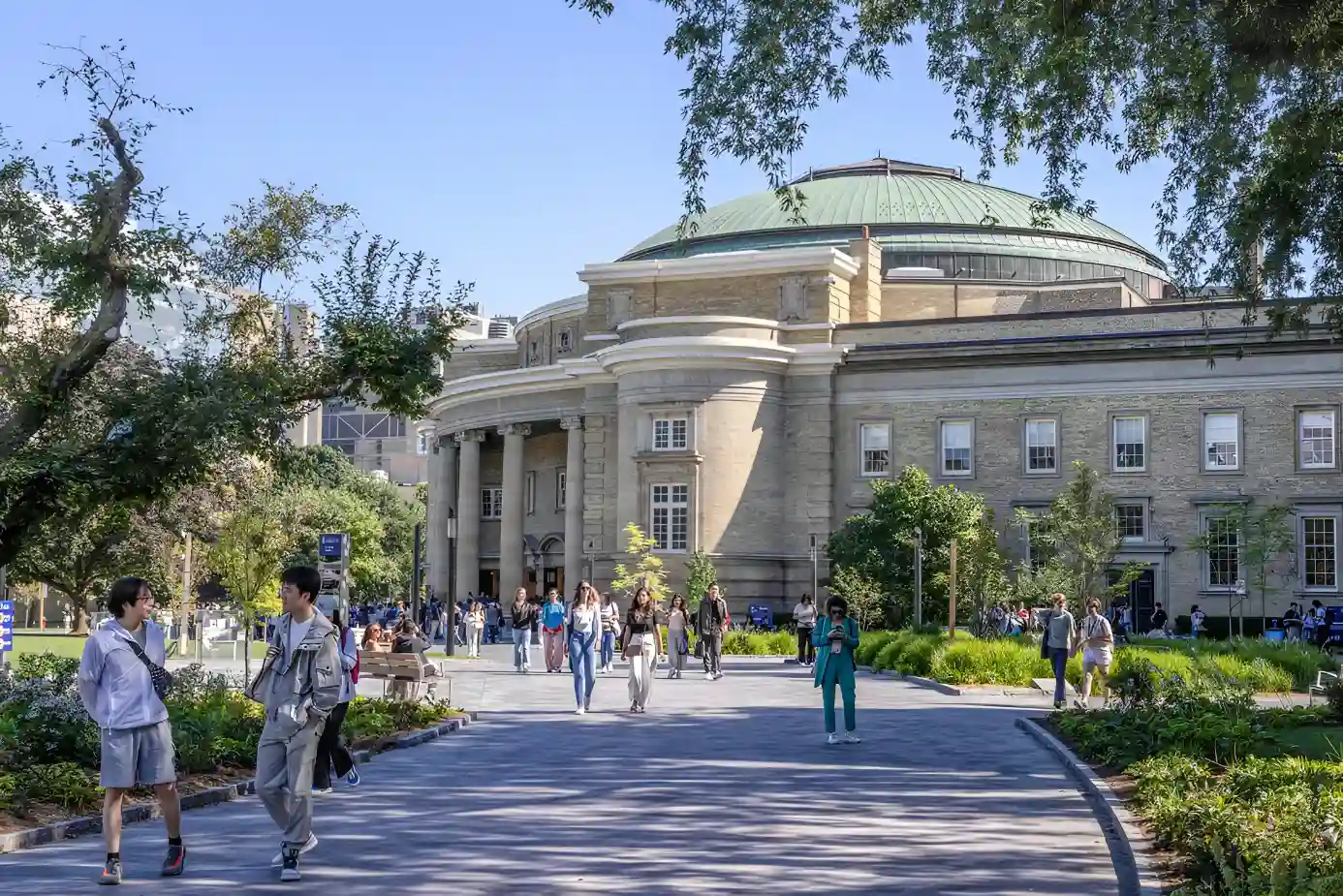 kobi education-bedah lengkap universitas toronto-gambar tampilan depan universitas toronto